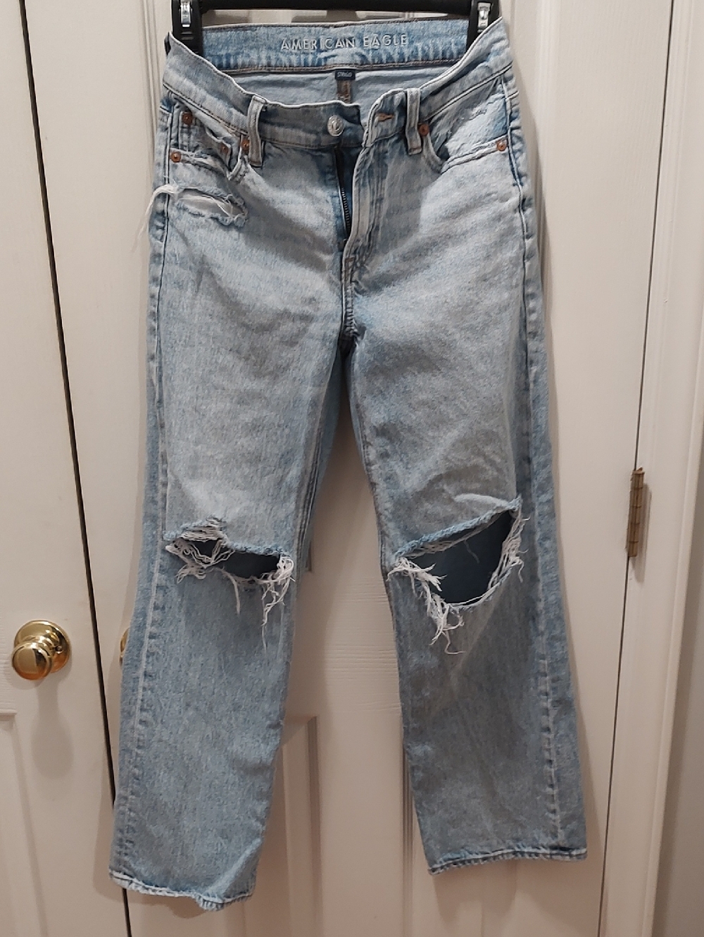 American Eagle Outfitters Light Wash Straight Leg Distressed Jeans
